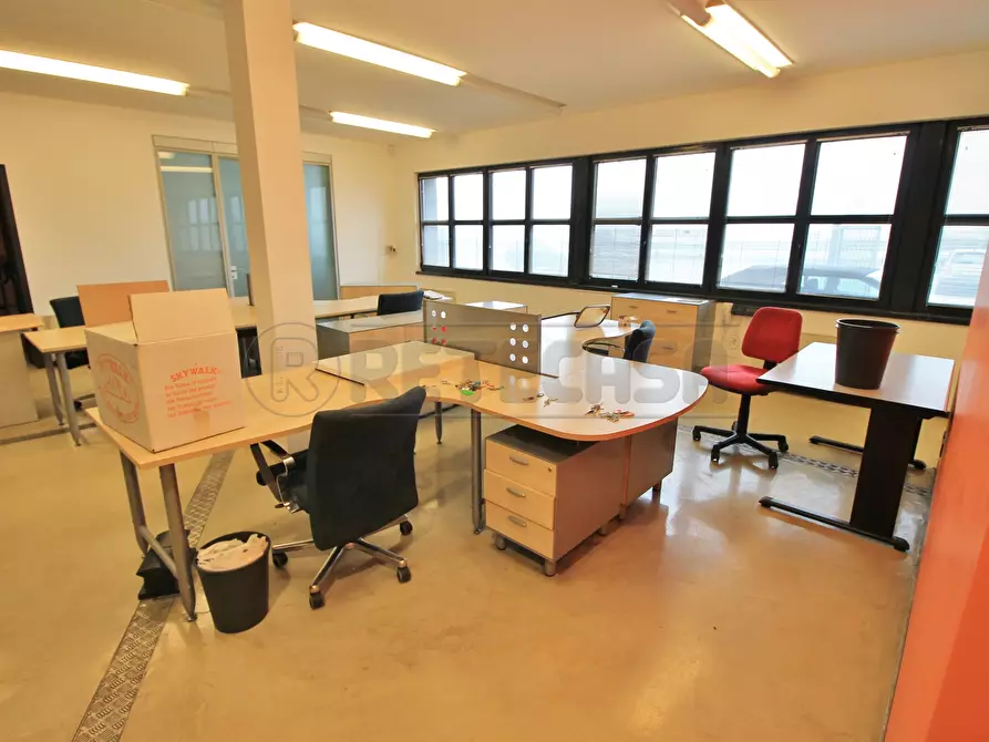 Immagine 14 di Attività artigianale in vendita  a Montebello Vicentino