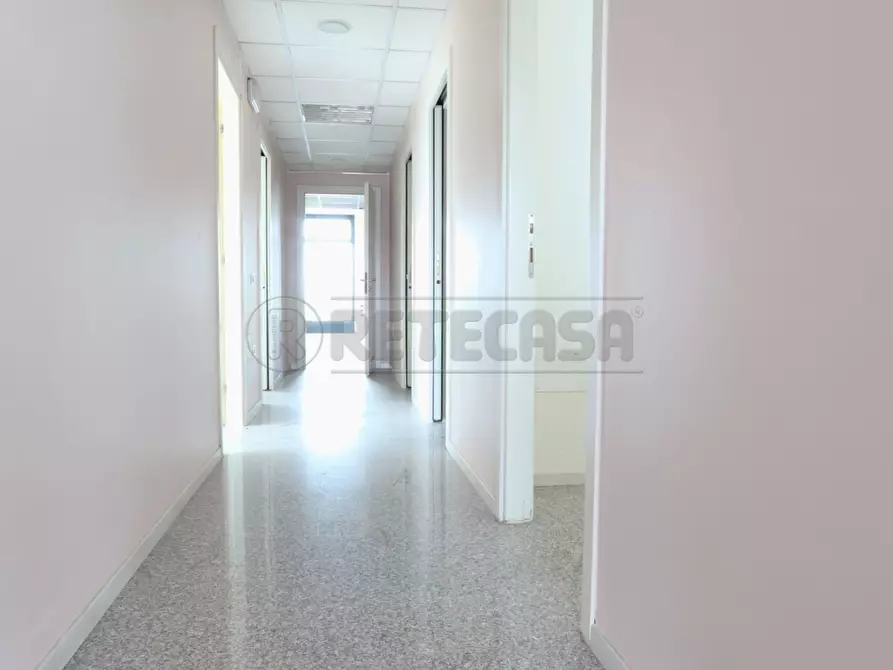 Immagine 7 di Ufficio in vendita  in Via delle Ginestre a Camisano Vicentino
