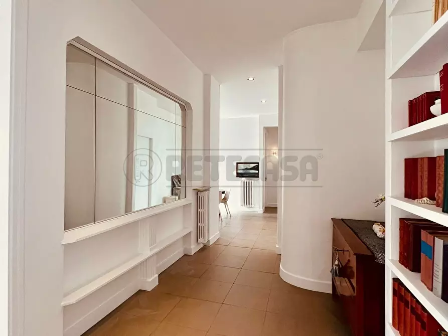 Immagine 4 di Quadrilocale in affitto  in Lungomare Cristoforo Colombo 39 a Salerno