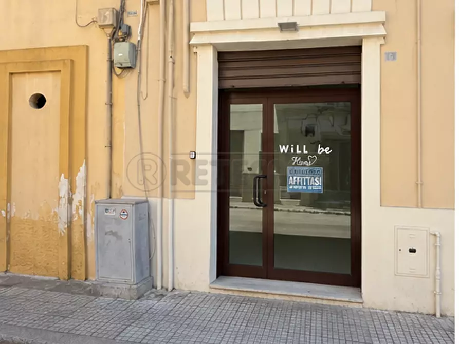 Immagine 13 di Locale commerciale in affitto  in Via Generale Cantore 6 a Nardo'