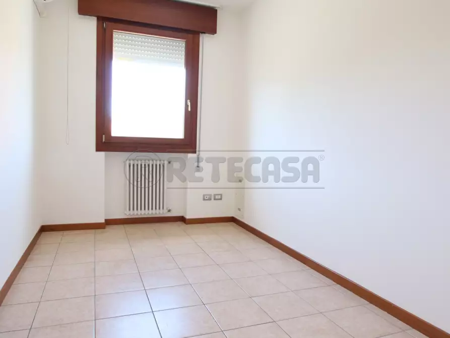 Immagine 11 di Bilocale in vendita  in Via Giovanni Falcone a Barbarano Mossano