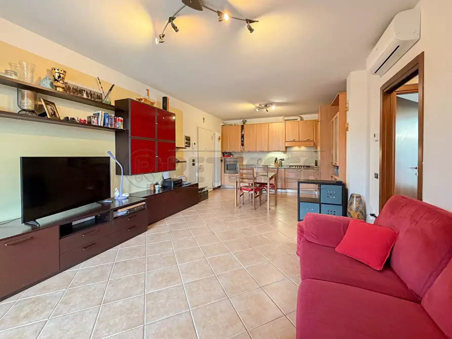 Immagine 8 di Bilocale in vendita  in Via Marinai d'Italia a Creazzo