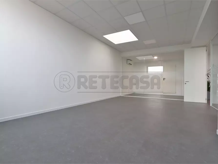 Immagine 14 di Ufficio in affitto  in Via Boschi a Torri Di Quartesolo