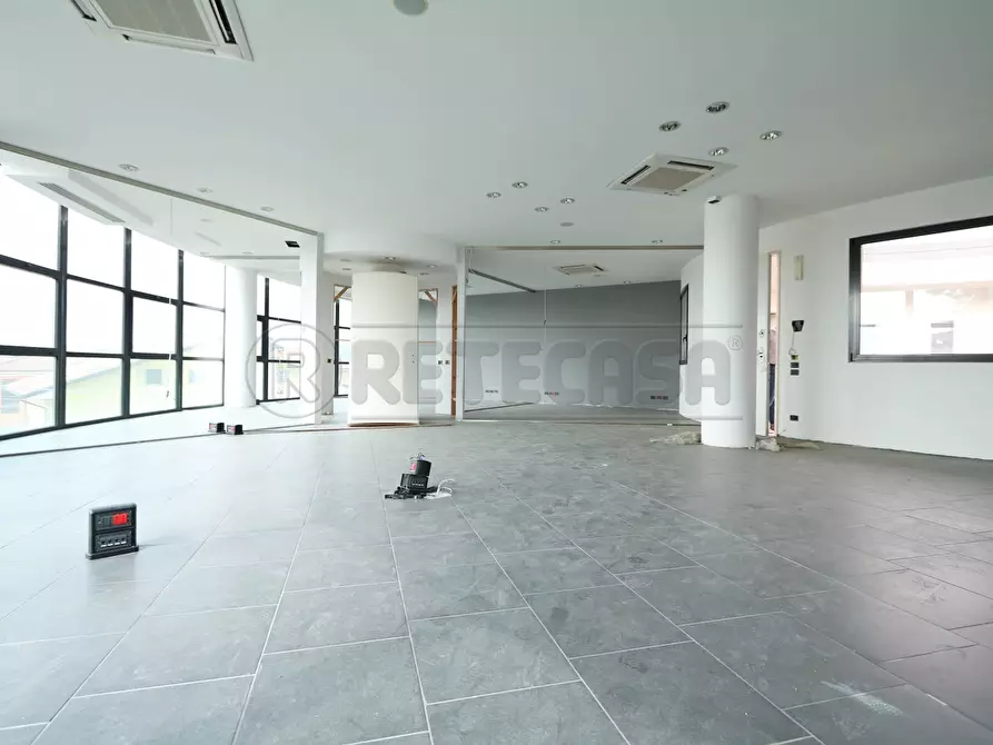 Immagine 13 di Ufficio in affitto  a Vicenza