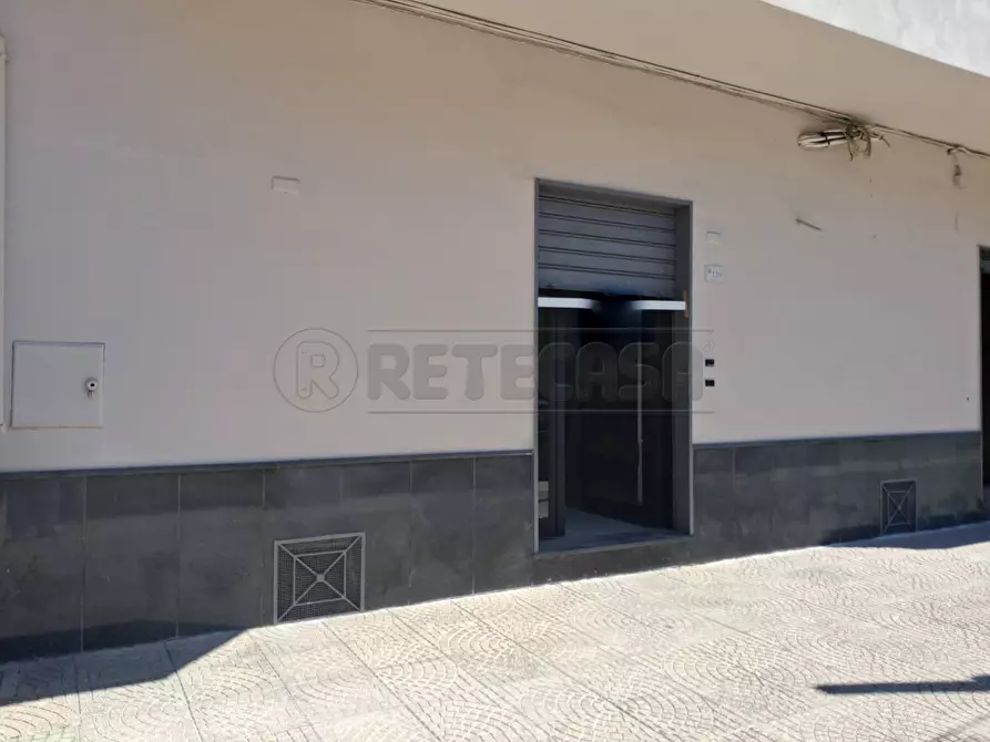 Immagine 17 di Locale commerciale in affitto  in Viale Fratelli Kennedy a Marcianise