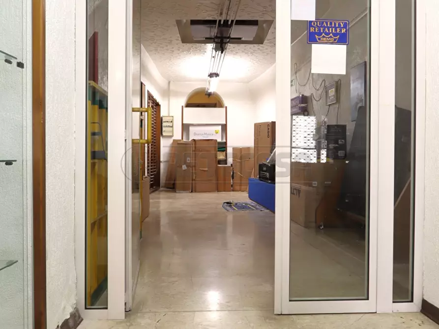 Immagine 5 di Locale commerciale in vendita  in Contrà S.S.Apostoli 35 a Vicenza