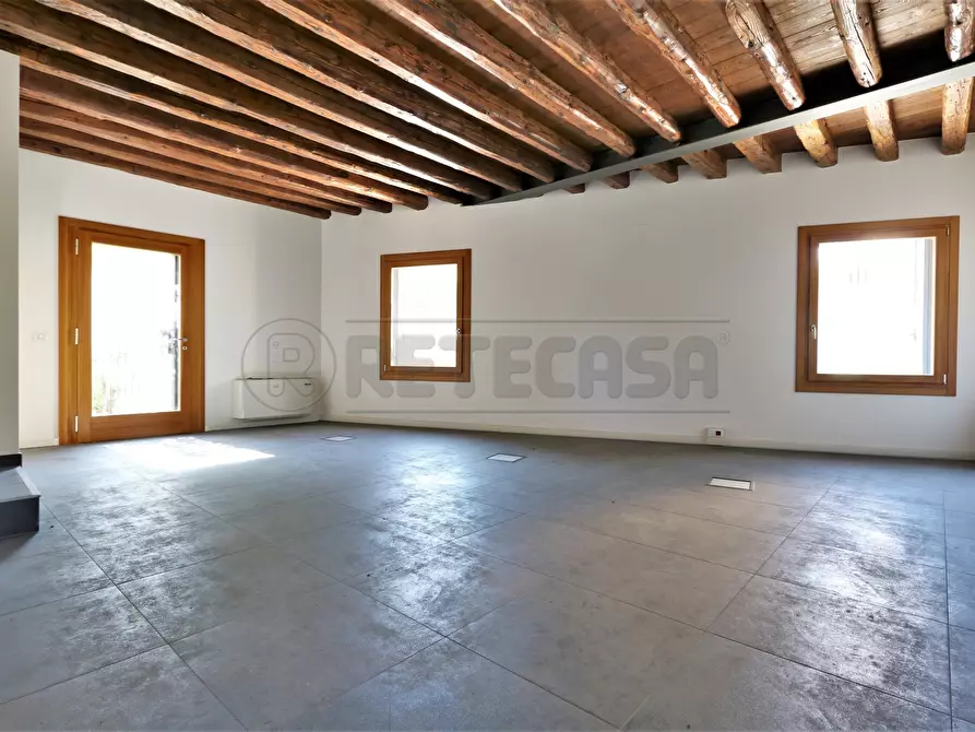 Immagine 8 di Ufficio in vendita  a Vicenza