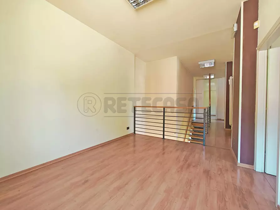 Immagine 13 di Locale commerciale in vendita  in Piazza G. Mazzini 26 a Trissino