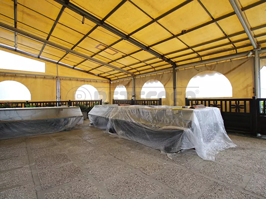 Immagine 18 di Locale commerciale in affitto  in Via Piazza Villaganzerla a Castegnero