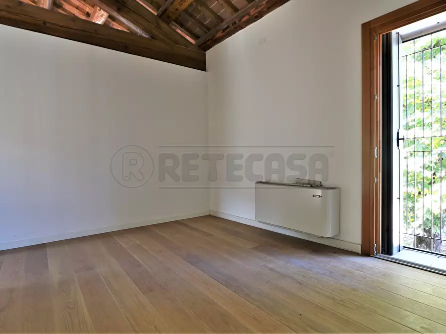 Immagine 24 di Ufficio in vendita  a Vicenza