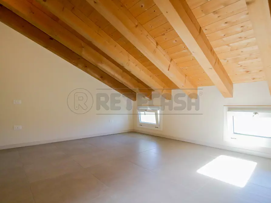 Immagine 24 di Porzione di casa in affitto  in VIA CAPITELLI 23 a Pozzoleone