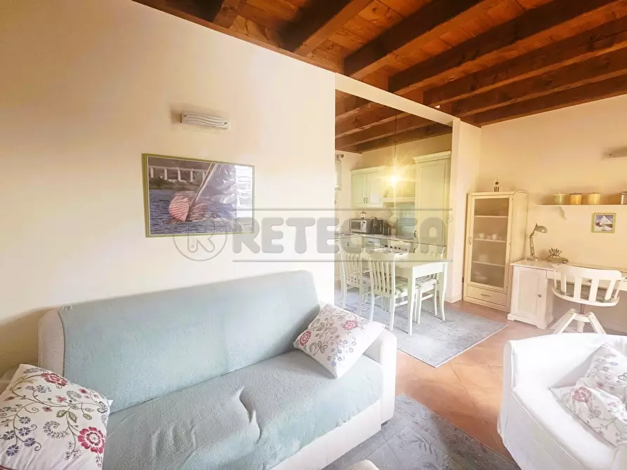 Immagine 6 di Bilocale in vendita  in Via del Torchio 21F a Manerba Del Garda