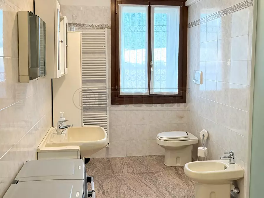 Immagine 7 di Ufficio in affitto  in Via Pola a Torri Di Quartesolo