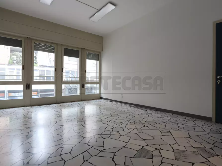 Immagine 25 di Ufficio in vendita  in Viale Milano 56 a Vicenza