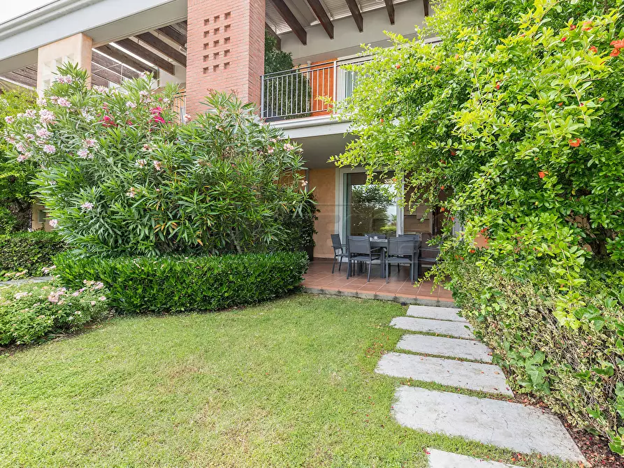 Immagine 21 di Appartamento in vendita  in Via Giuseppe Mazzini 1 a Padenghe Sul Garda