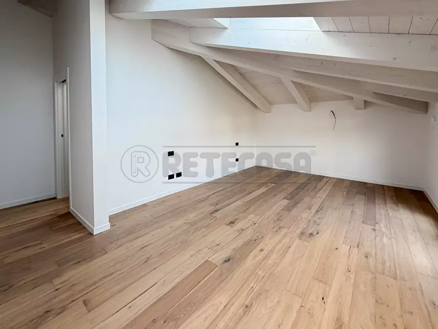 Immagine 14 di Attico in vendita  in Via F. Magellano a Creazzo