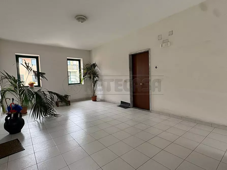 Immagine 53 di Pentalocale in vendita  in Via de Sanctis a Marcianise