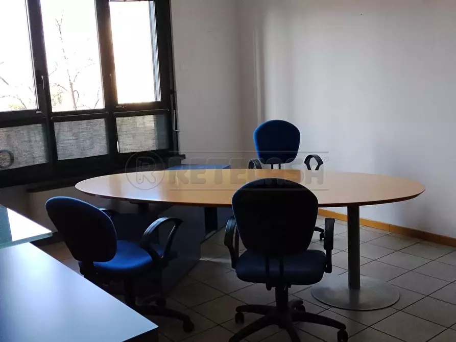 Immagine 19 di Ufficio in vendita  a Bergamo