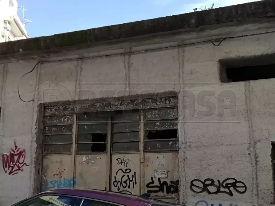 Immagine 8 di Locale commerciale in affitto  in via balzico 4 a Salerno