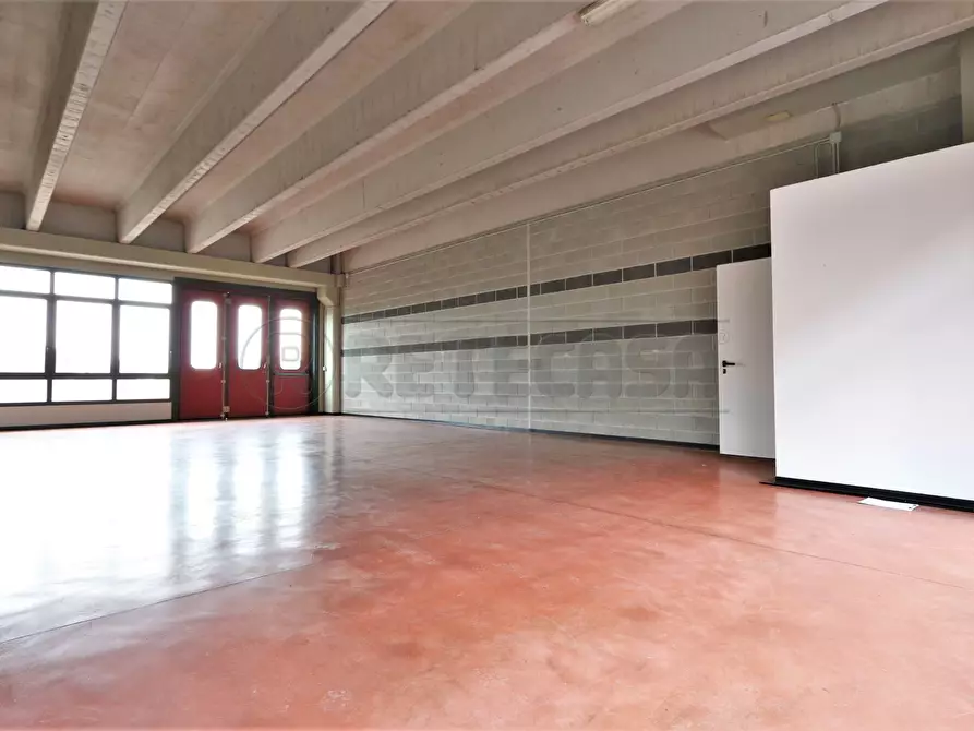 Immagine 5 di Laboratorio in affitto  a Camisano Vicentino