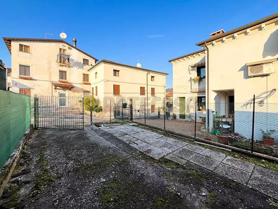 Immagine 53 di Rustico / casale in vendita  in Via Valle a Sovizzo