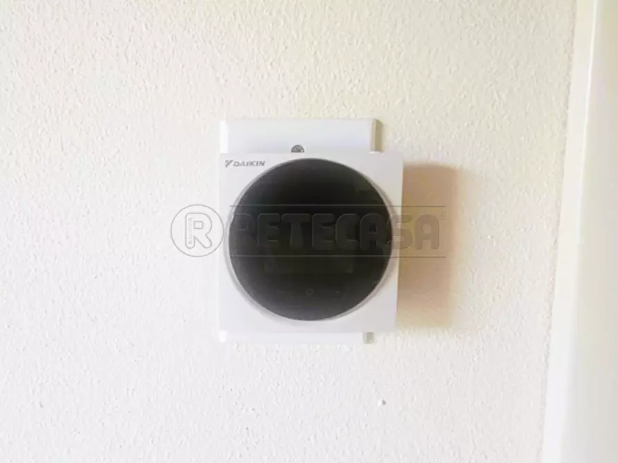 Immagine 21 di Bilocale in vendita  in Via del Torchio 21F a Manerba Del Garda