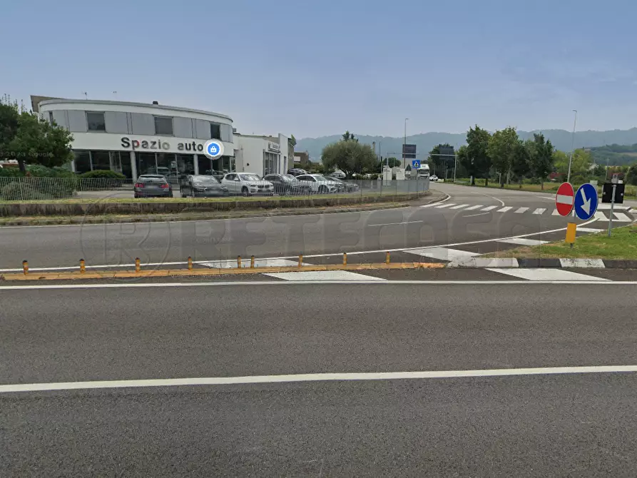 Immagine 12 di Attività artigianale in vendita  in Via del Lavoro 1 a Arzignano