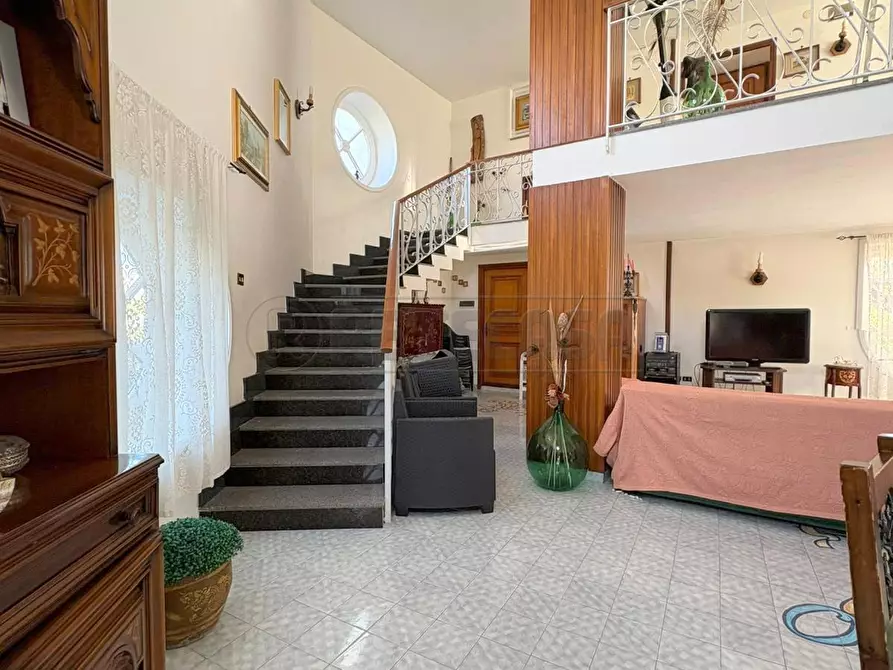 Immagine 17 di Villa in vendita  in Viale Cimabue 33 a Castel Volturno