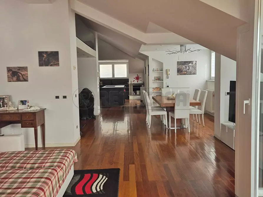 Immagine 10 di Quadrilocale in vendita  a Bergamo