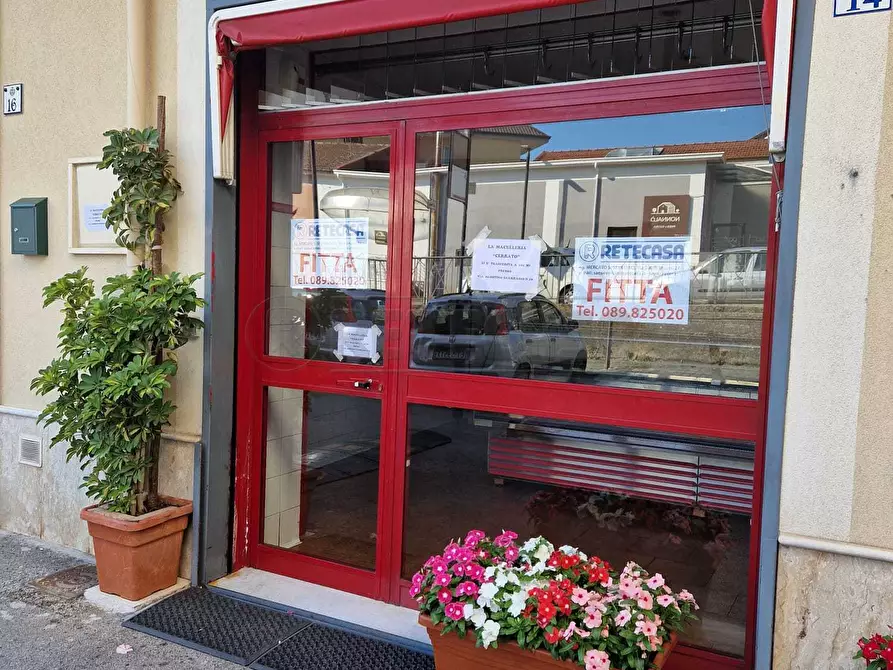Immagine 1 di Locale commerciale in affitto  a Mercato San Severino