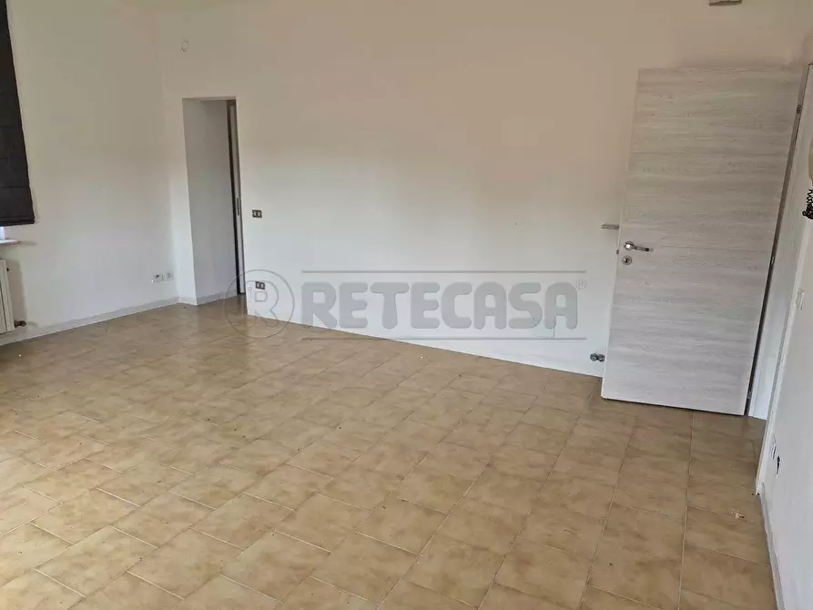 Immagine 25 di Trilocale in vendita  a Curno