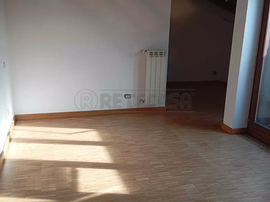 Immagine 10 di Trilocale in vendita  a Bergamo