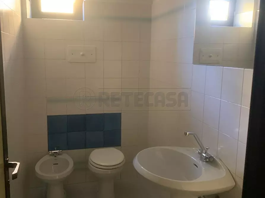 Immagine 21 di Ufficio in vendita  a Seriate