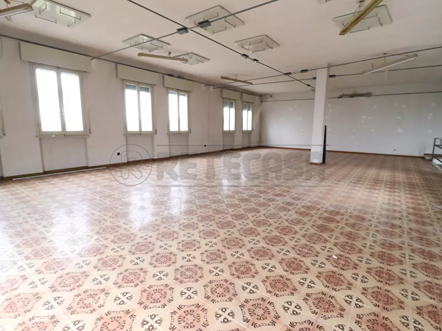 Immagine 7 di Locale commerciale in vendita  in Via Guido Reni 2 a Bondeno