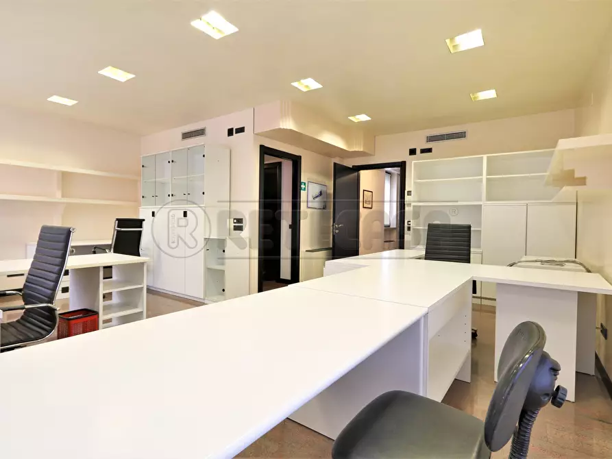 Immagine 19 di Ufficio in affitto  in Viale San Lazzaro a Vicenza