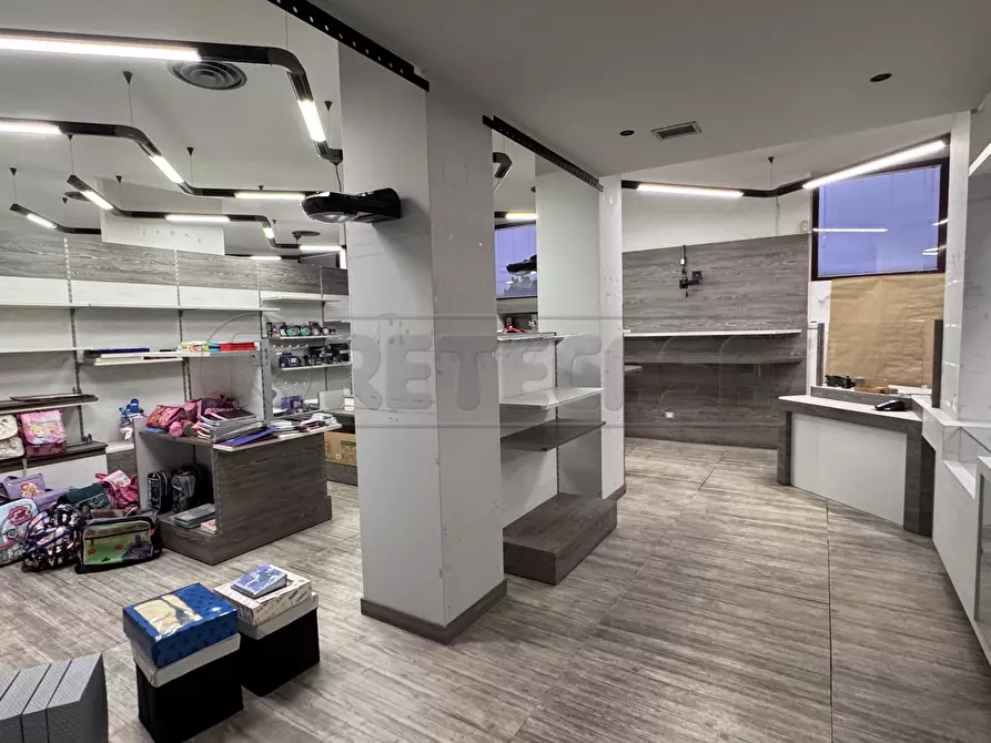 Immagine 5 di Locale commerciale in vendita  a Venezia