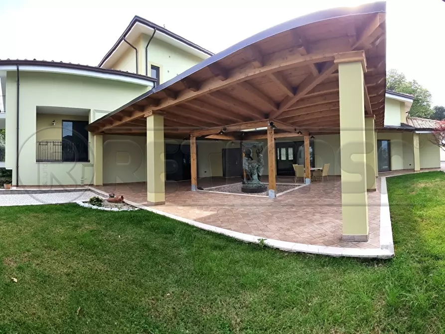 Immagine 42 di Villa in vendita  a Francavilla Al Mare