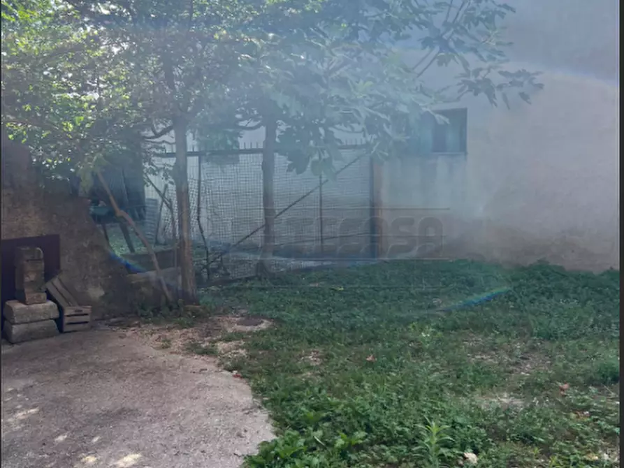 Immagine 5 di Rustico / casale in vendita  in Via Indipendenza a Puegnago Sul Garda