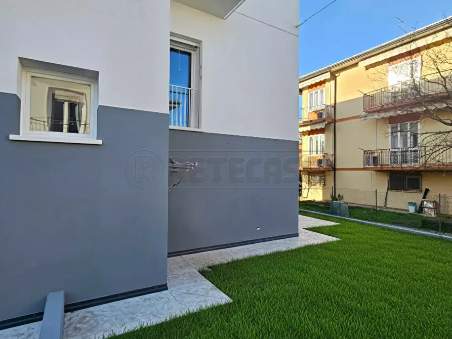 Immagine 12 di Casa semindipendente in vendita  a Vicenza