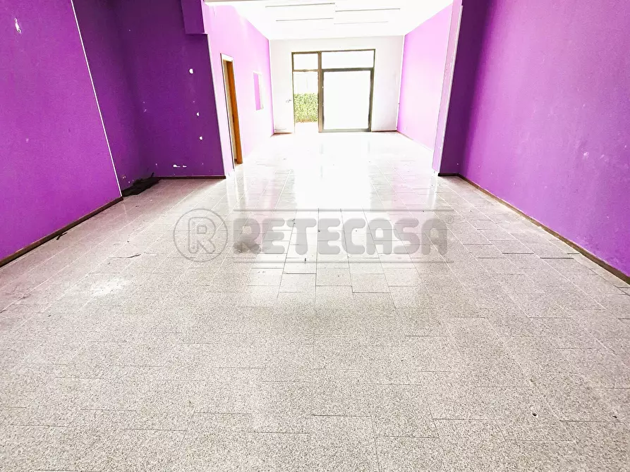 Immagine 5 di Locale commerciale in vendita  a Montesilvano