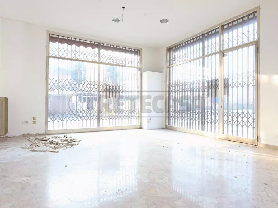 Immagine 2 di Magazzino in affitto  in Via Bellini a Costabissara