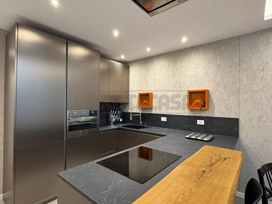 Immagine 11 di Bilocale in affitto  a Orio Al Serio