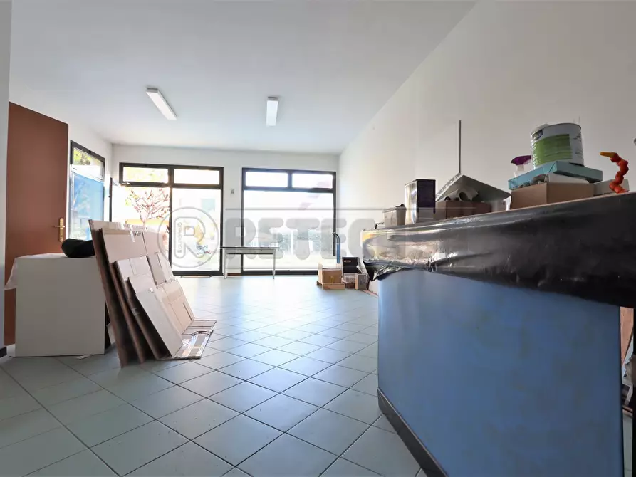 Immagine 5 di Locale commerciale in vendita  in Via Chiesa Nuova a Longare