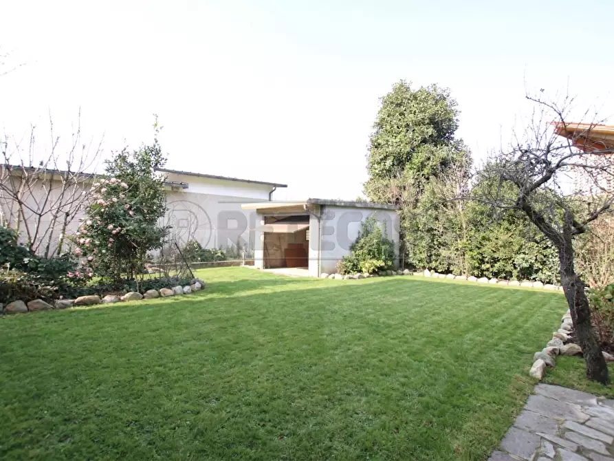 Immagine 5 di Casa semindipendente in vendita  in Piazza Guglielmo Marconi a Montegalda