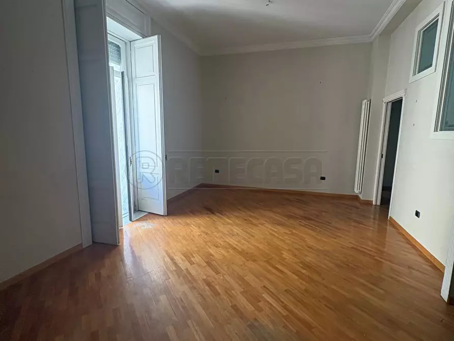 Immagine 10 di Pentalocale in affitto  in via renato de martino 16 a Salerno