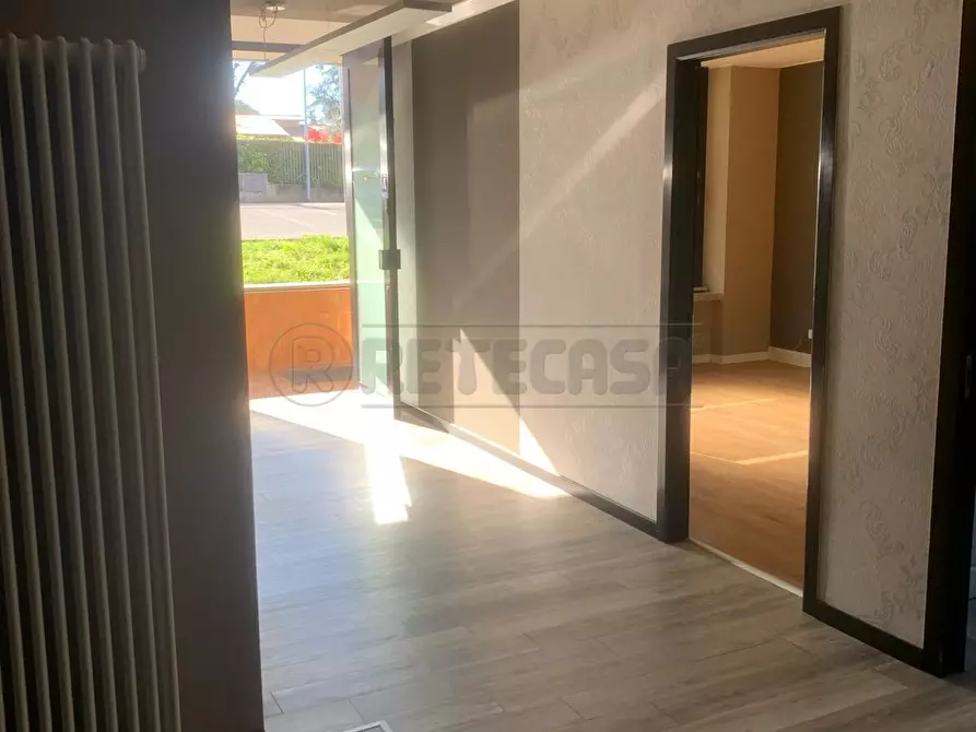 Immagine 14 di Ufficio in vendita  a Seriate