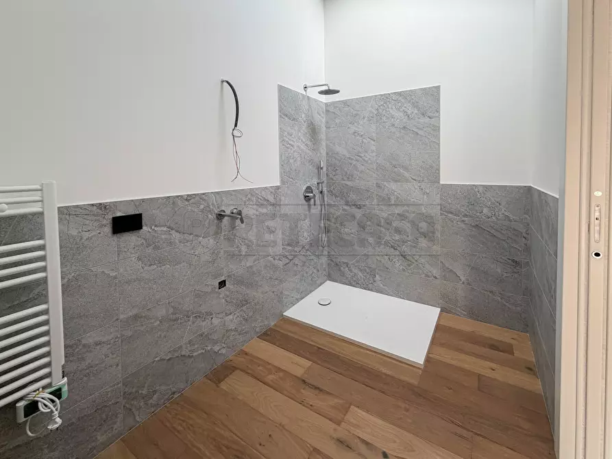 Immagine 27 di Attico in vendita  in Via F. Magellano a Creazzo