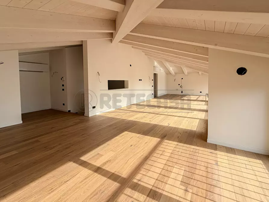 Immagine 15 di Attico in vendita  in Via F. Magellano a Creazzo