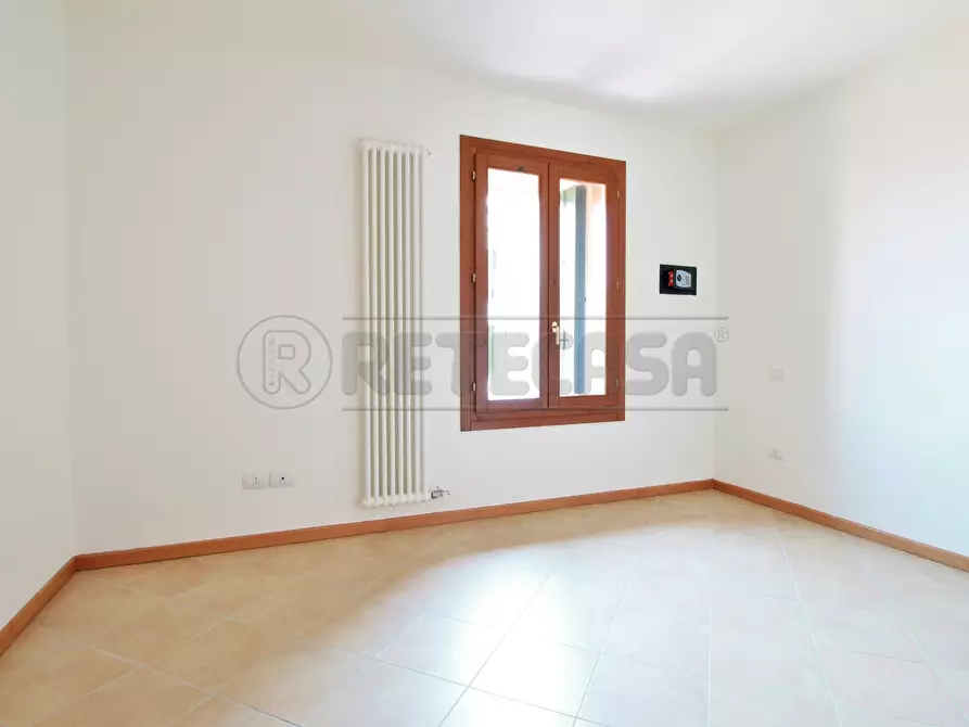 Immagine 11 di Bilocale in affitto  in Via XXIV Maggio a Montebello Vicentino