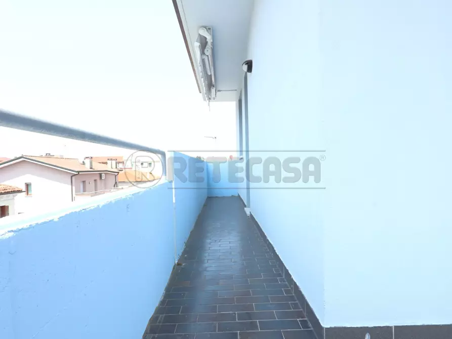 Immagine 37 di Attico in affitto  in Via Cimone 9 a Vicenza